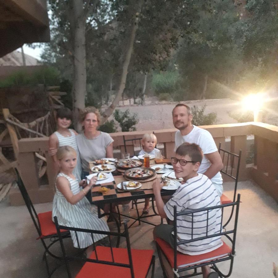 Riad Pizzeria Marhaba Akhendachou n'Ait Ouffi Екстериор снимка