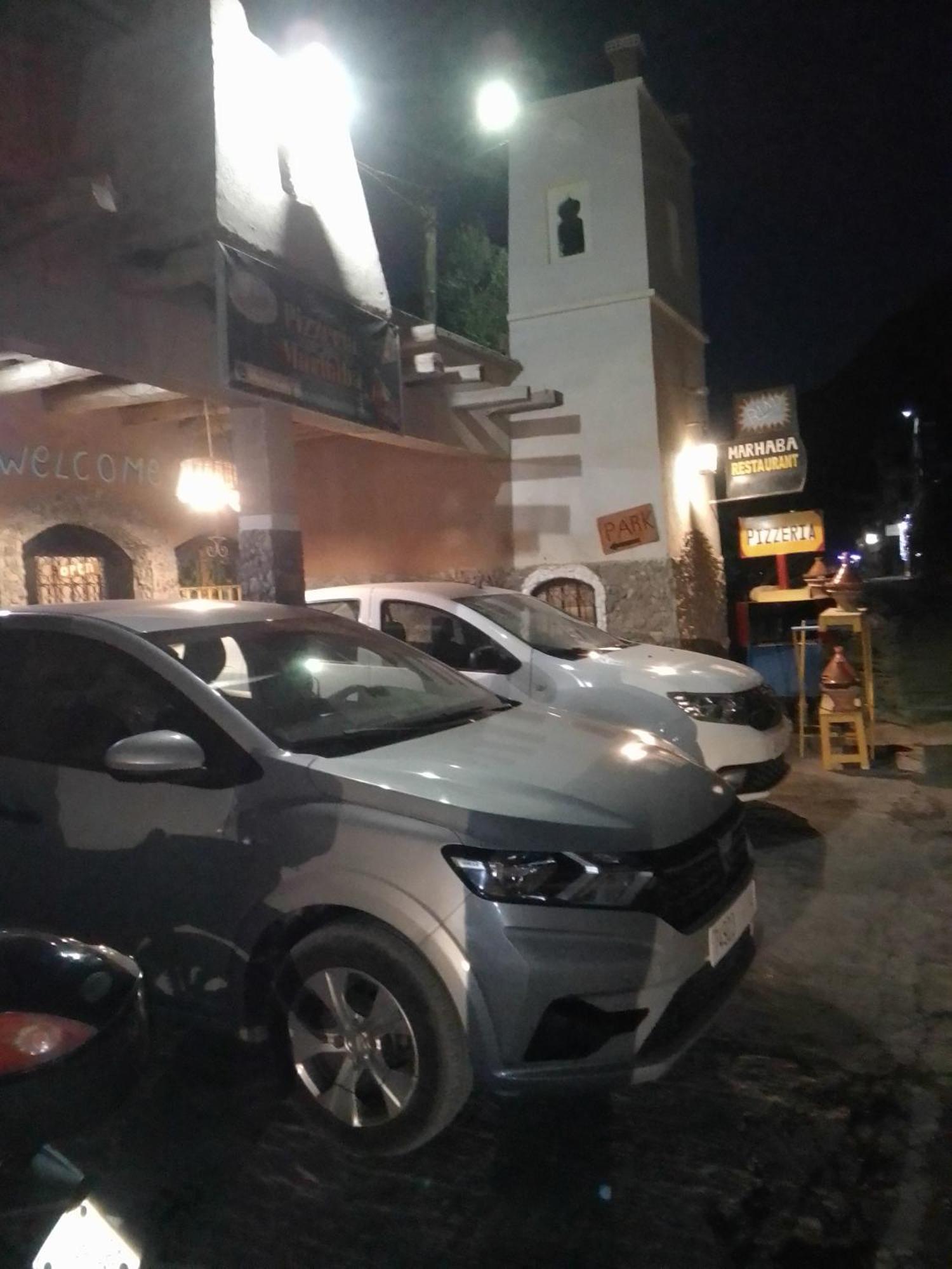 Riad Pizzeria Marhaba Akhendachou n'Ait Ouffi Екстериор снимка